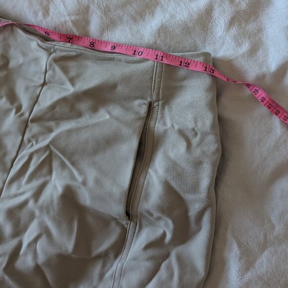 Aritzia , Babaton, tan, high waisted, trouser short, size 2 - Picture 6 of 10